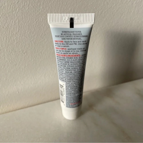 First Aid Beauty Ultra Repair  firming collagen cream 10mL - Picture 2 of 3